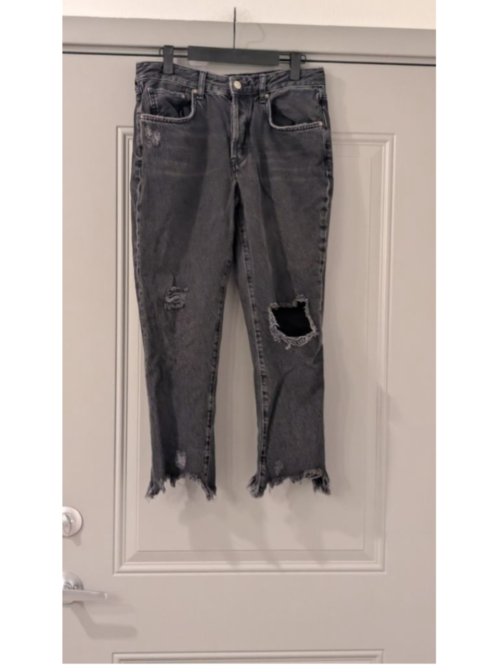 We the a Free Women's Gray Distressed Ankle Cropped Jeans Size 29